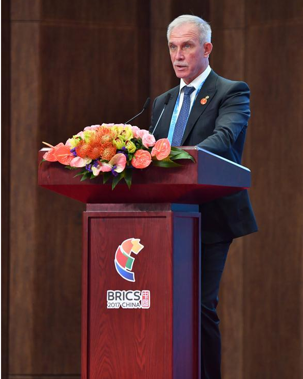 金磚跟你沒(méi)關(guān)系？“真金白銀”對(duì)硅膠板行業(yè)的福利